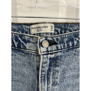 Abercrombie & Fitch Mom Jeans High Rise Blue Medium Wash Distressed 5-Pocket